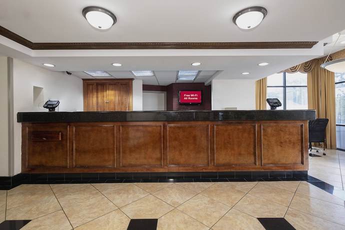 Imagen de los interiores del Hotel Red Roof Inn and Suites Macon. Foto 18