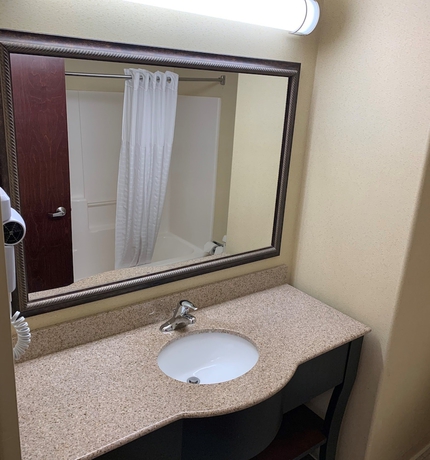 Imagen de la habitación del Hotel Red Roof Inn and Suites Mifflinville. Foto 13