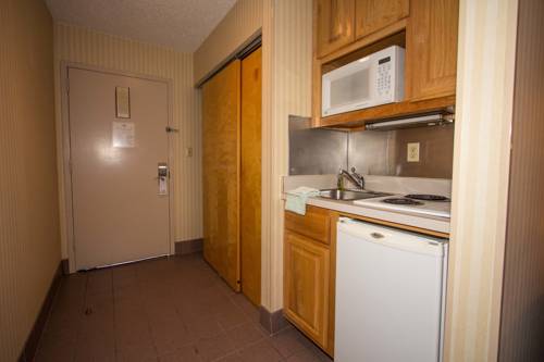 Imagen de la habitación del Hotel Red Roof Inn and Suites Newport News. Foto 5