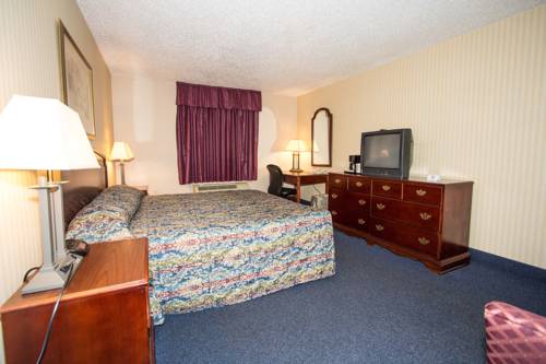 Imagen de la habitación del Hotel Red Roof Inn and Suites Newport News. Foto 10