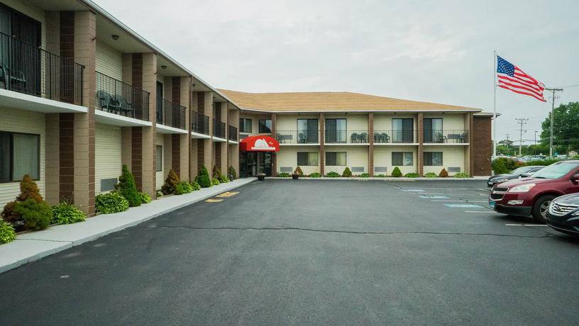 Imagen general del Hotel Red Roof Inn and Suites Newport – Middletown, Ri. Foto 1