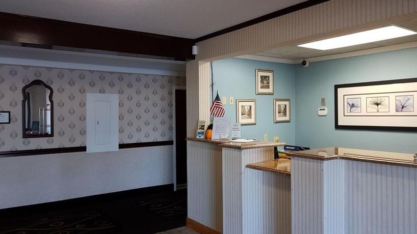 Imagen de los interiores del Hotel Red Roof Inn and Suites Newport &ndash; Middletown, Ri. Foto 5
