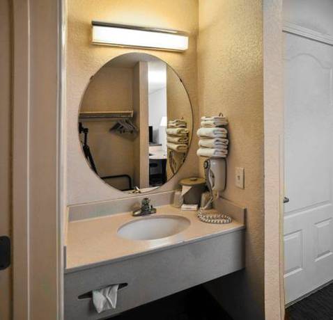 Imagen de la habitación del Hotel Red Roof Inn and Suites Pensacola East - Milton. Foto 5