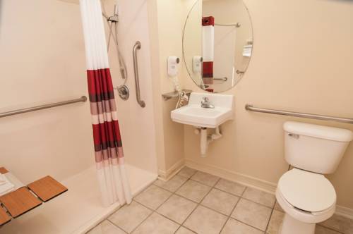 Imagen de la habitación del Hotel Red Roof Inn and Suites Pensacola East - Milton. Foto 9