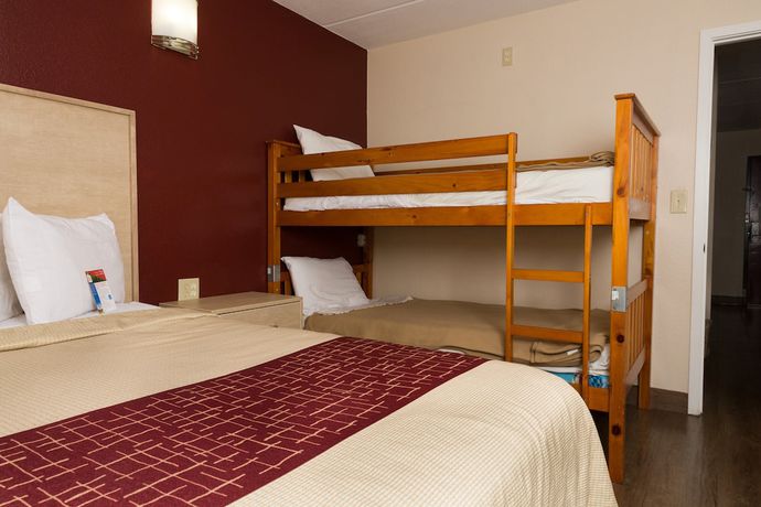 Imagen de la habitación del Hotel Red Roof Inn and Suites Pigeon Forge - Parkway. Foto 16