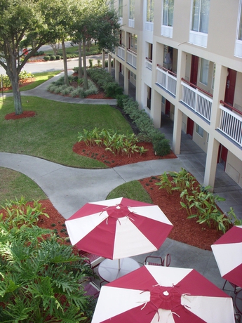 Imagen de los exteriores del Hotel Red Roof PLUS+ Orlando-Convention Center/ Int'l Dr. Foto 11