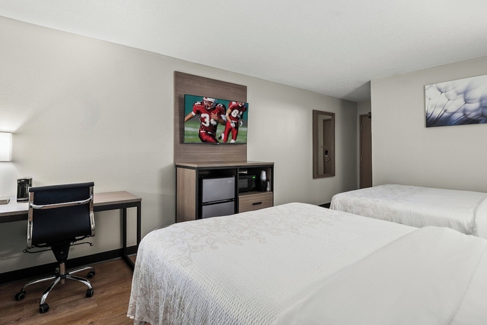Imagen de la habitación del Hotel Red Roof Plus+ Belleville. Foto 12