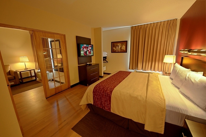 Imagen de la habitación del Hotel Red Roof Plus Garden City - Long Island. Foto 8