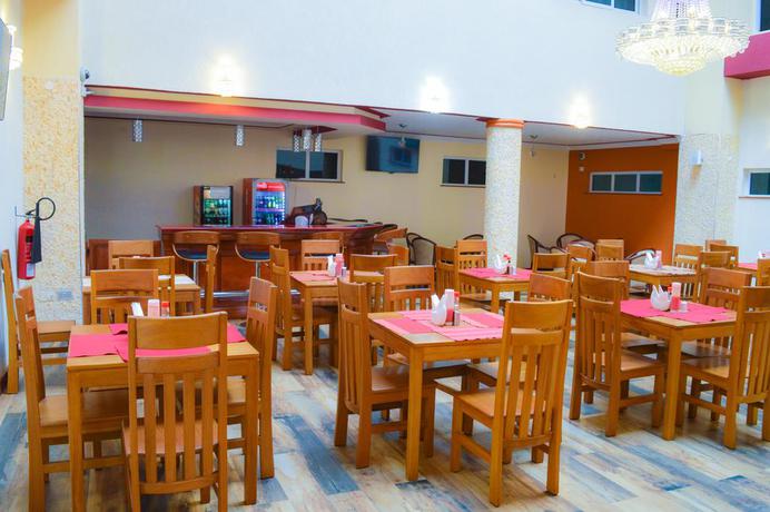 Imagen del bar/restaurante del Hotel Red Ruby. Foto 2