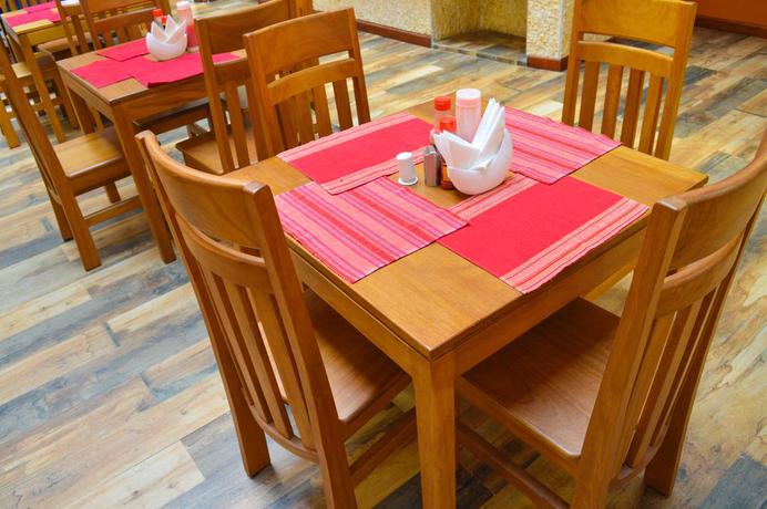 Imagen del bar/restaurante del Hotel Red Ruby. Foto 3