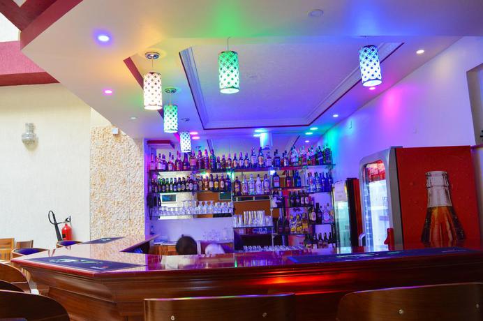 Imagen del bar/restaurante del Hotel Red Ruby. Foto 4