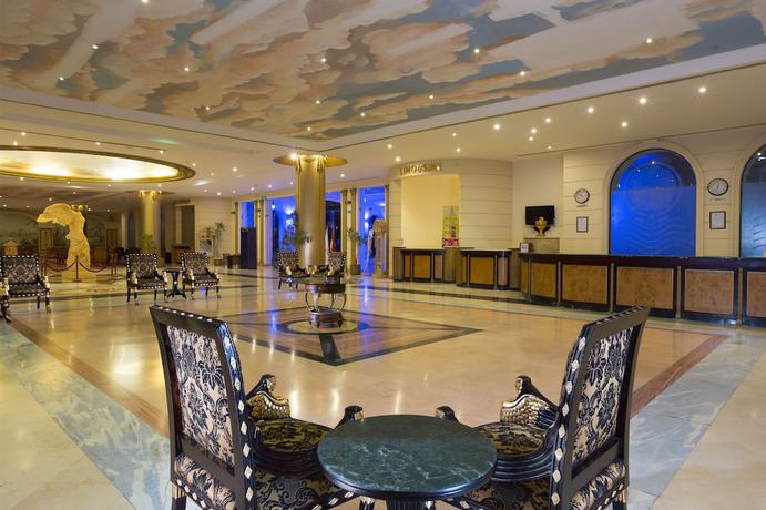 Imagen de los interiores del Hotel Red Sea Taj Mahal Resort and Aqua Park. Foto 13