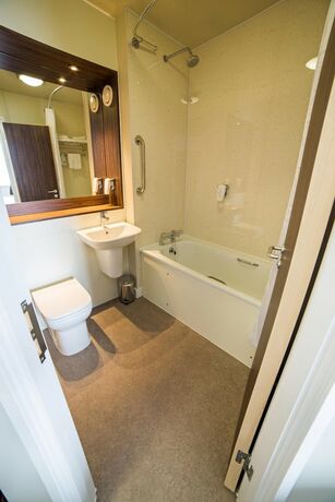 Imagen general del Hotel Red Squirrel, Stevenston by Marston's Inns. Foto 1