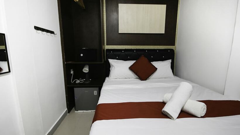 Imagen general del Hotel Red Velvet Inn. Foto 4