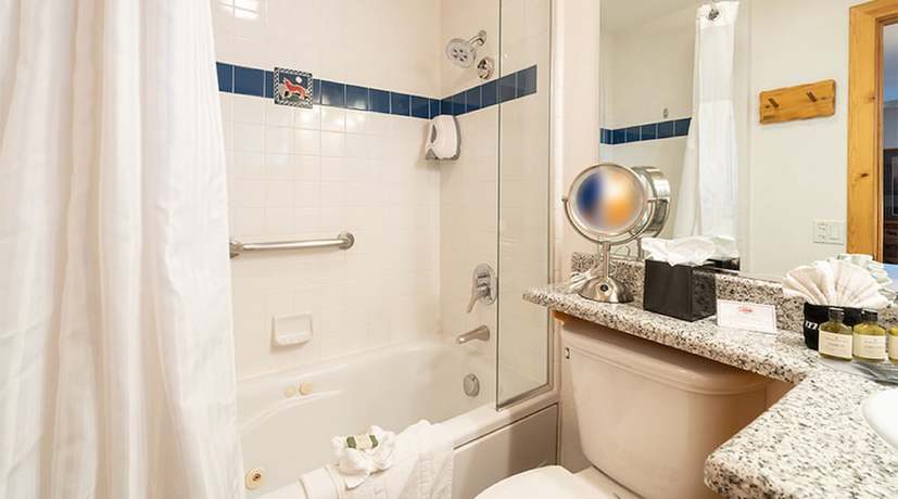 Imagen de la habitación del Hotel Red Wolf Lakeside Lodge. Foto 5