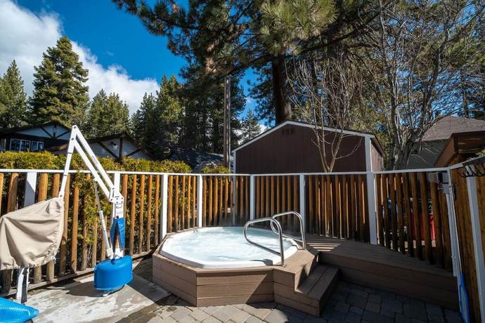 Imagen de la piscina del Hotel Red Wolf Lakeside Lodge. Foto 19