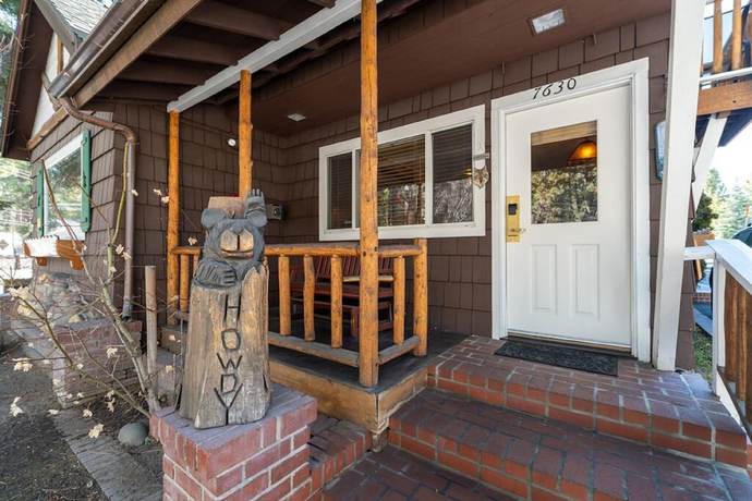 Imagen de los interiores del Hotel Red Wolf Lakeside Lodge. Foto 17