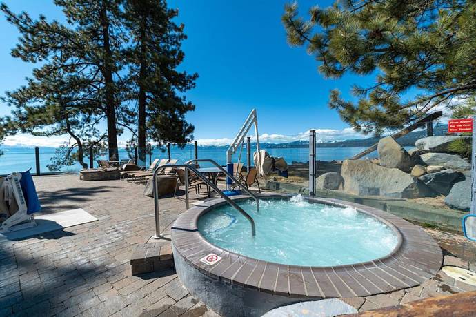 Imagen de la piscina del Hotel Red Wolf Lakeside Lodge. Foto 20