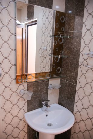 Imagen de la habitación del Hotel Red Yerevan. Foto 15