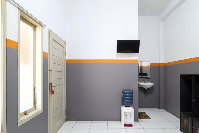 Imagen de la habitación del Hotel RedDoorz At Merdeka Street Garut. Foto 11