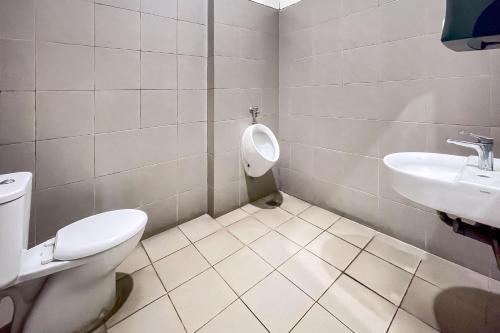 Imagen general del Hotel RedDoorz Capsule at Batu Tulis. Foto 4