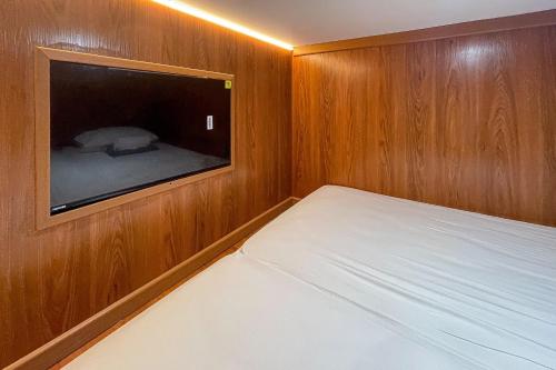 Imagen general del Hotel RedDoorz Capsule at Batu Tulis. Foto 9