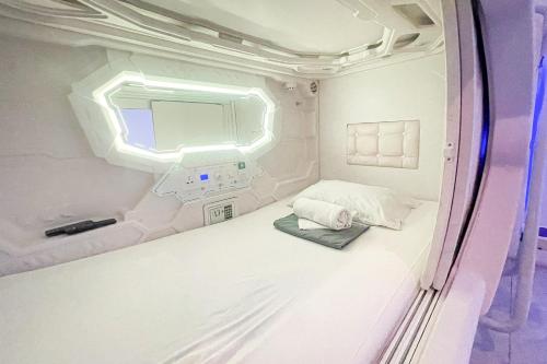 Imagen de la habitación del Hotel RedDoorz Capsule at Batu Tulis. Foto 20