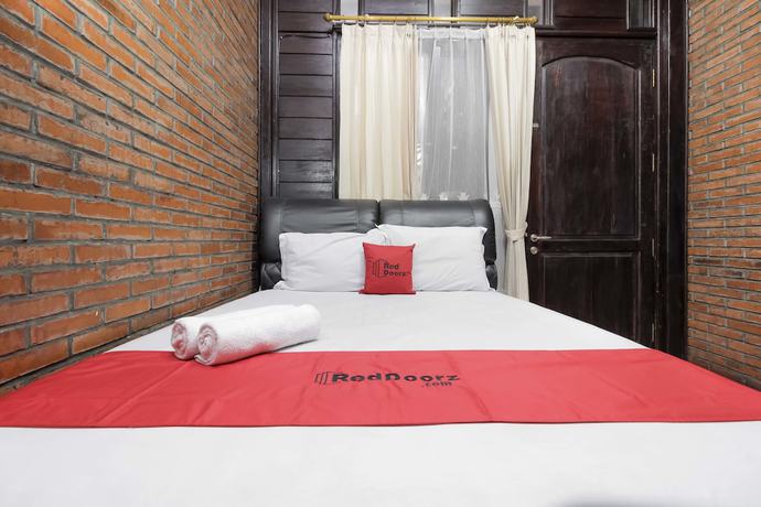 Imagen de la habitación del Hotel RedDoorz @ Cilandak Timur. Foto 2