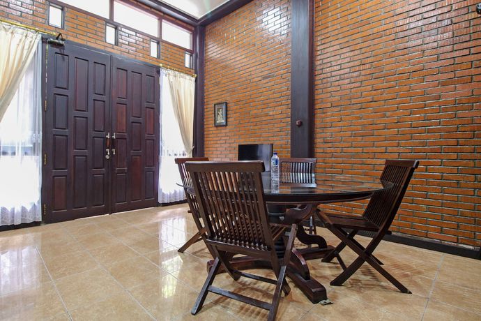 Imagen de la habitación del Hotel RedDoorz @ Cilandak Timur. Foto 7