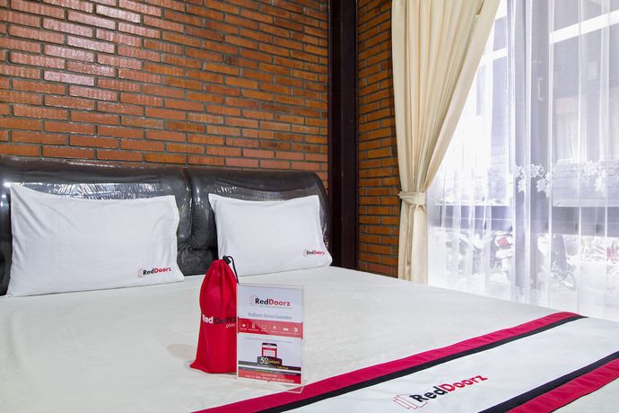 Imagen de la habitación del Hotel RedDoorz @ Cilandak Timur. Foto 11
