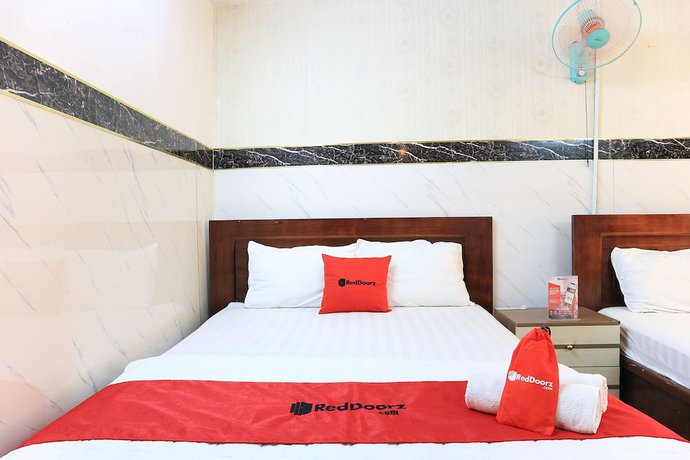 Imagen de la habitación del Hotel RedDoorz @ Cong Hoa Street. Foto 12