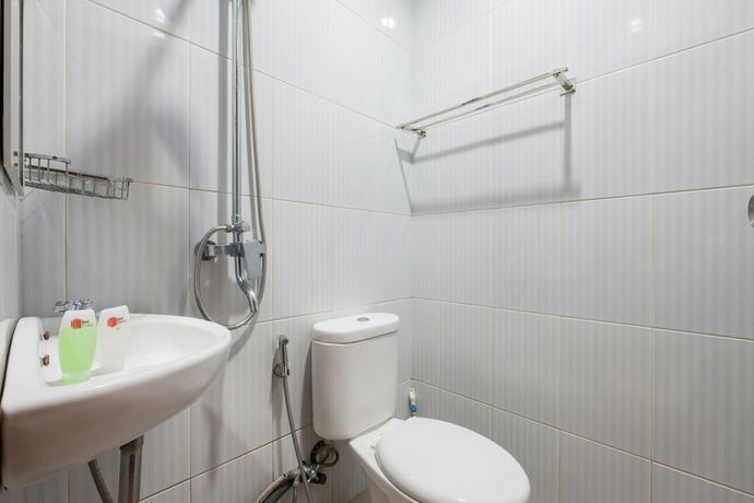 Imagen de la habitación del Hotel RedDoorz @ Kerta Dalem Sidakarya. Foto 9