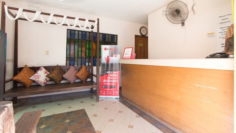 Imagen de los interiores del Hotel RedDoorz @ Pantay Daya Vigan. Foto 19