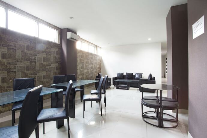 Imagen de los interiores del Hotel RedDoorz @ Pelajar Pejuang 3. Foto 34