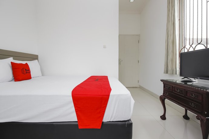 Imagen de la habitación del Hotel RedDoorz @ Permata Sari Karawaci. Foto 3