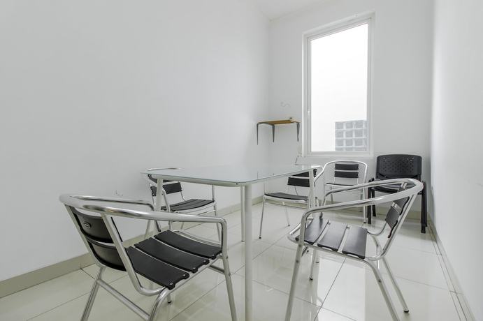 Imagen de la habitación del Hotel RedDoorz @ Permata Sari Karawaci. Foto 6