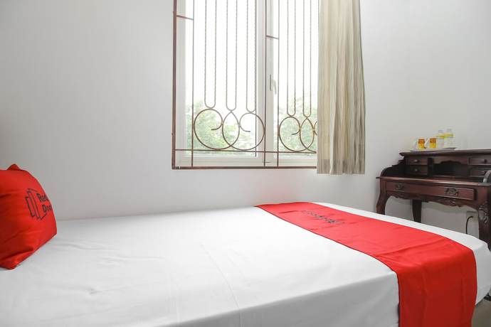 Imagen de la habitación del Hotel RedDoorz @ Permata Sari Karawaci. Foto 15