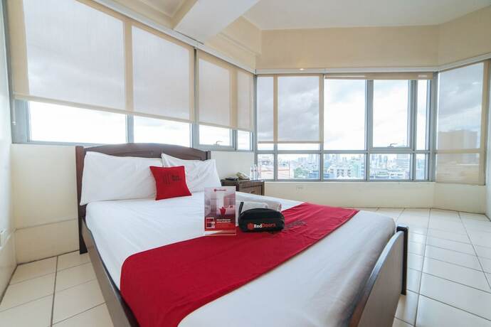 Imagen de la habitación del Hotel RedDoorz Plus @ E Rodriguez corner banawe. Foto 17