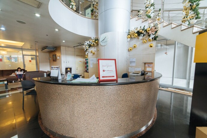 Imagen de los interiores del Hotel RedDoorz Plus @ E Rodriguez corner banawe. Foto 37