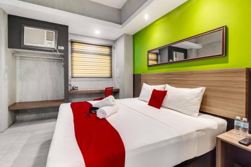 Imagen de la habitación del Hotel RedDoorz Plus @ Jones Avenue Cebu. Foto 5