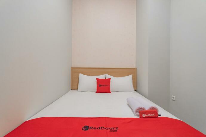 Imagen general del Hotel RedDoorz Plus @ Karapitan Street. Foto 1