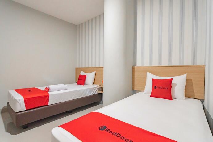 Imagen general del Hotel RedDoorz Plus @ Karapitan Street. Foto 4
