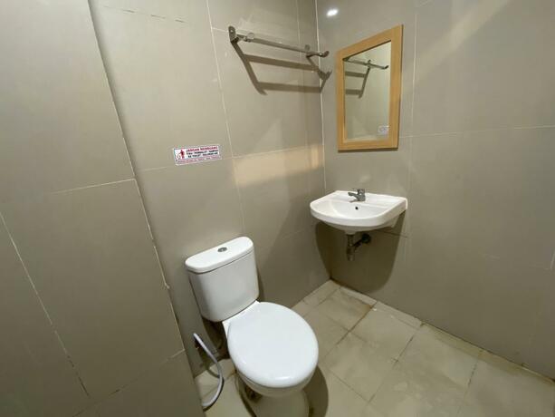 Imagen general del Hotel RedDoorz Plus @ Karapitan Street. Foto 5