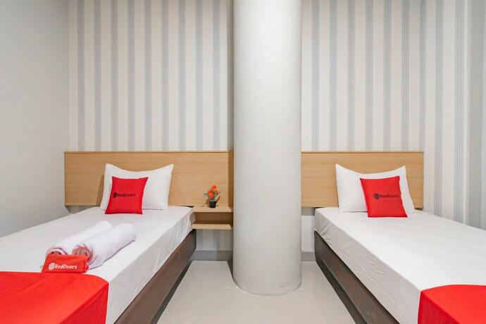 Imagen general del Hotel RedDoorz Plus @ Karapitan Street. Foto 9