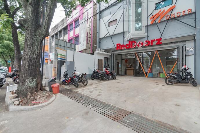 Imagen general del Hotel RedDoorz Plus @ Karapitan Street. Foto 43