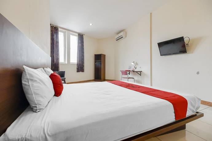 Imagen de la habitación del Hotel RedDoorz Plus @ Karebosi Area 2. Foto 5