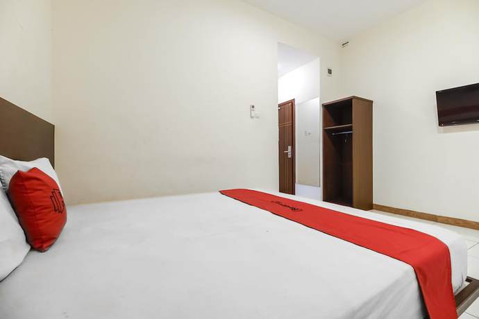 Imagen de la habitación del Hotel RedDoorz Plus @ Karebosi Area 2. Foto 7