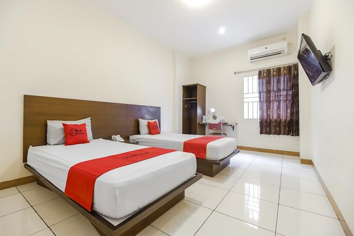 Imagen de la habitación del Hotel RedDoorz Plus @ Karebosi Area 2. Foto 8