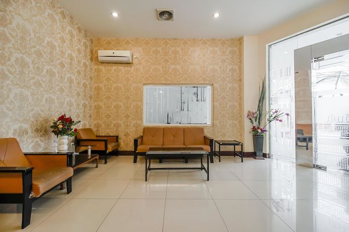 Imagen de los interiores del Hotel RedDoorz Plus @ Karebosi Area 2. Foto 19