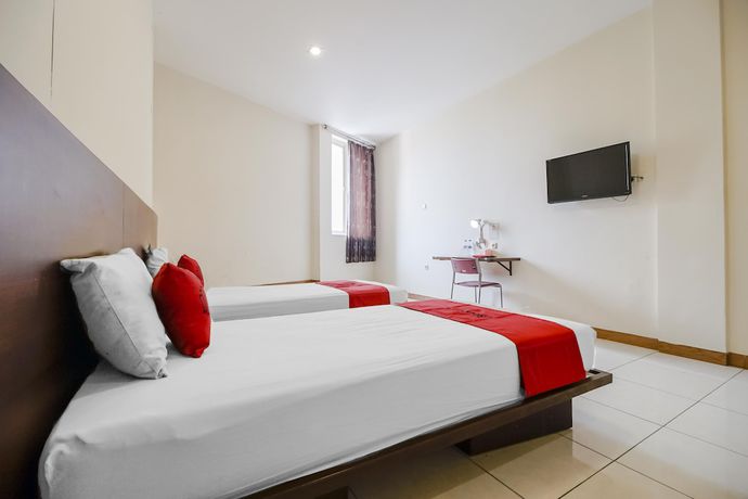 Imagen de la habitación del Hotel RedDoorz Plus @ Karebosi Area 2. Foto 15